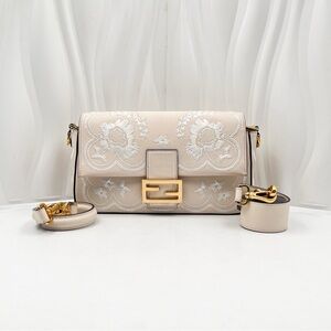 FENDI Baguette Medium Bag White Leather with Floral Embroidery